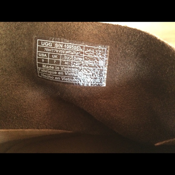 Ugg Brown suede size 9 booties - Picture 5 of 8